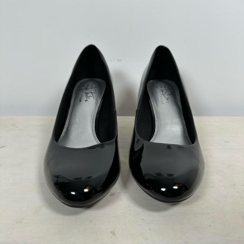Black Patent Leather Pumps - Picture 2 of 8